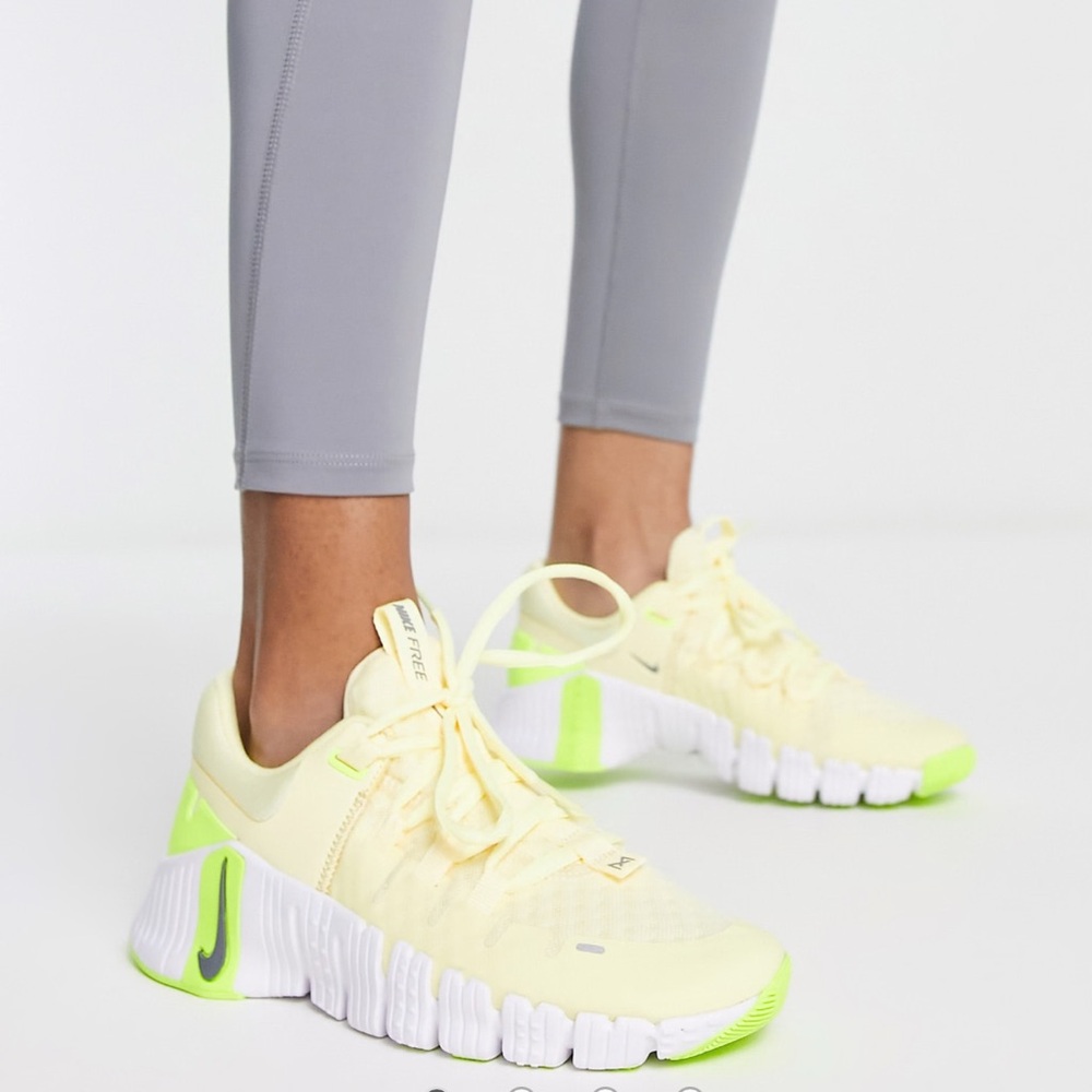 Nike Free Metcon 5 (Womens Size 8.5) Shoes DV3950 800 Citron Tint